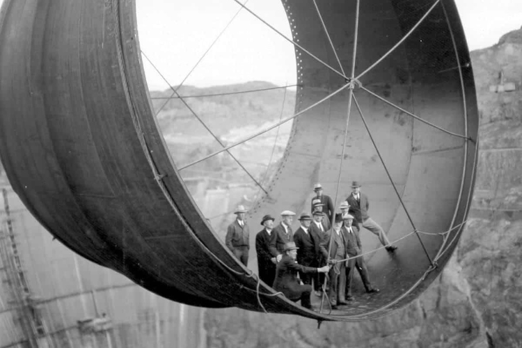 men in a tube of the Hoover Dam during contsruction